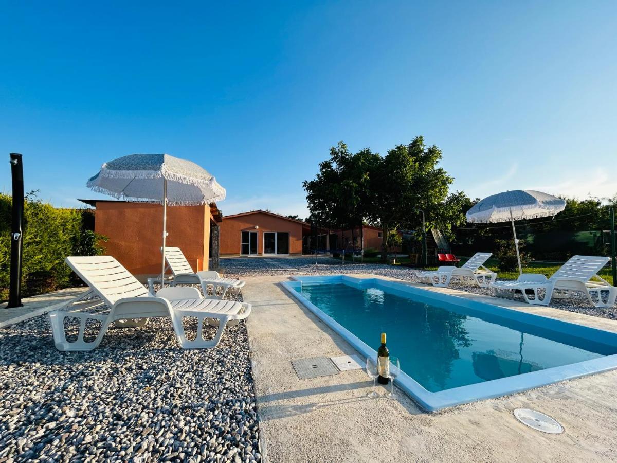 Dora House With Wifi And Outdoor Swimming Pool Villa พูลา ภายนอก รูปภาพ
