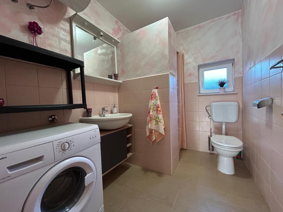 Dora House With Wifi And Outdoor Swimming Pool Villa พูลา ภายนอก รูปภาพ