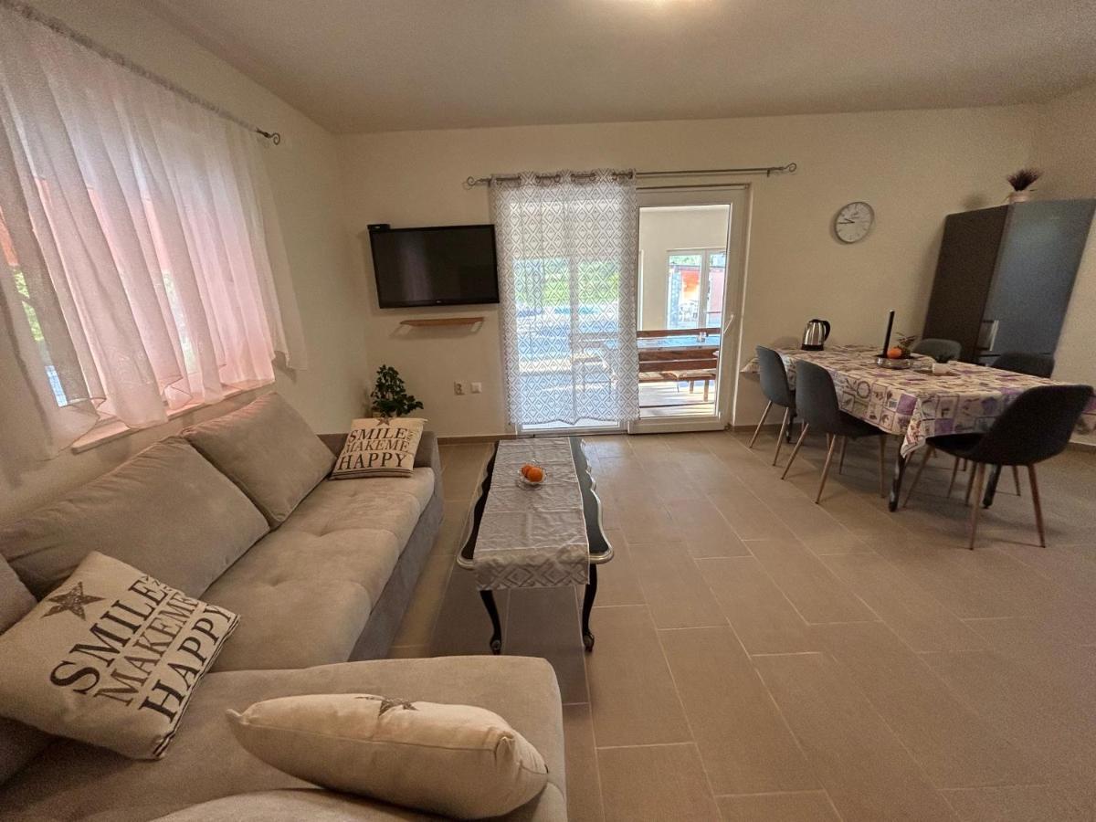 Dora House With Wifi And Outdoor Swimming Pool Villa พูลา ภายนอก รูปภาพ