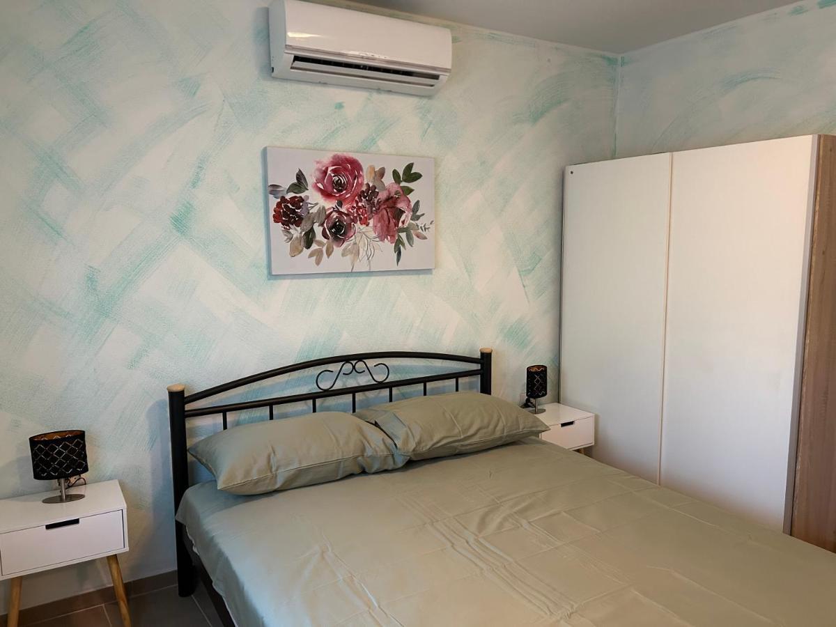 Dora House With Wifi And Outdoor Swimming Pool Villa พูลา ภายนอก รูปภาพ